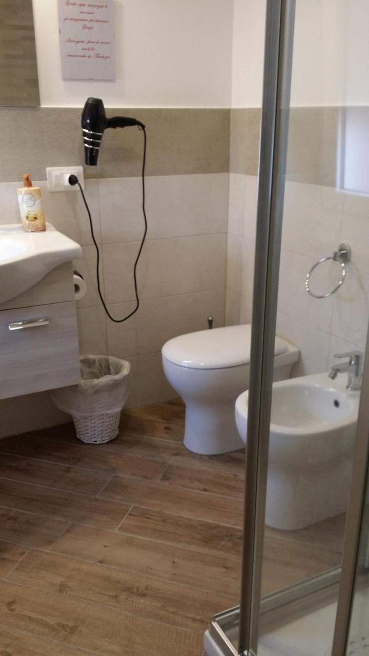 B & B Civico 6 Rooms Salerno Exterior foto